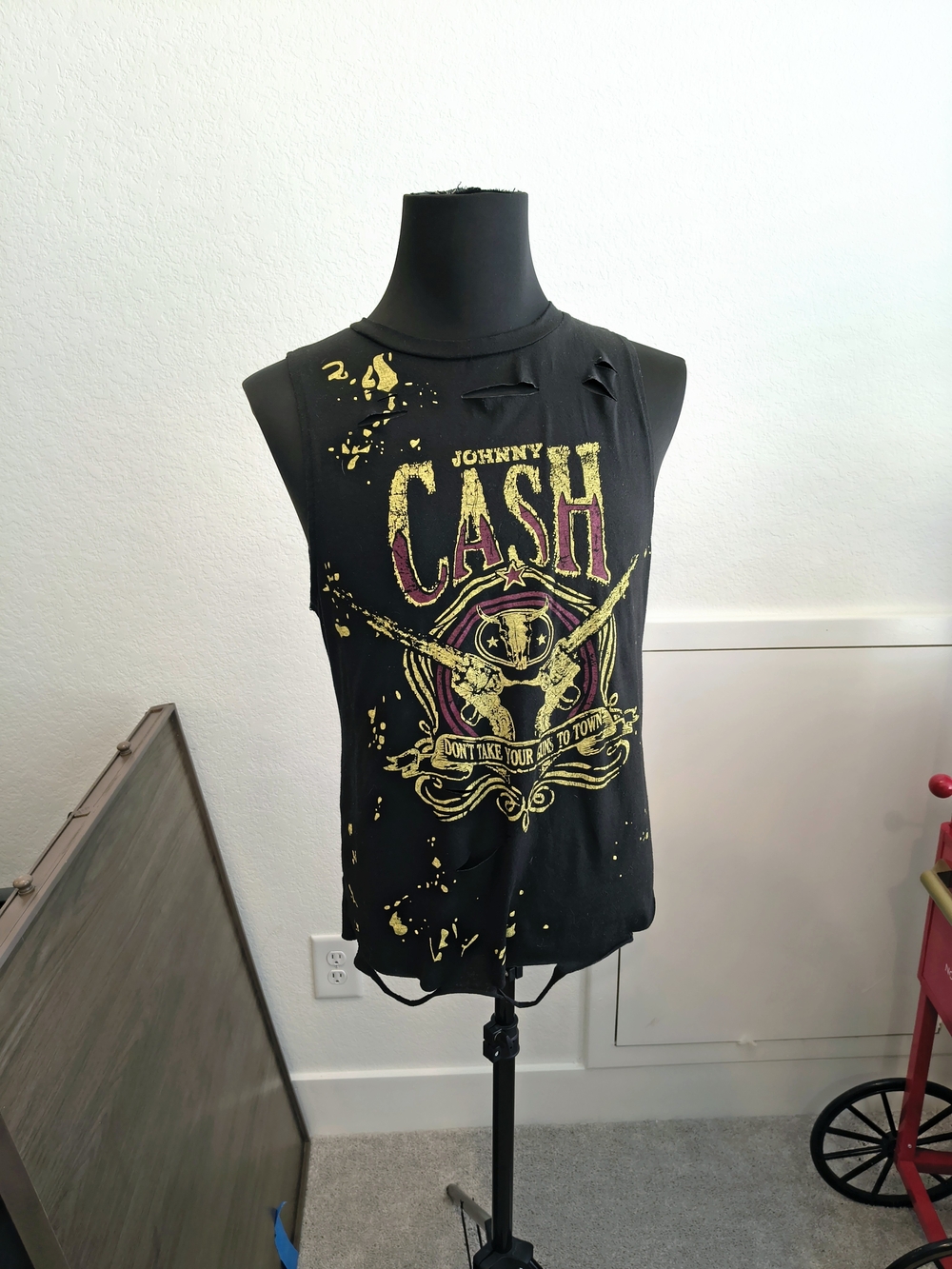 Johnny Cash "Don't Take Your Guns To Town" black tank top